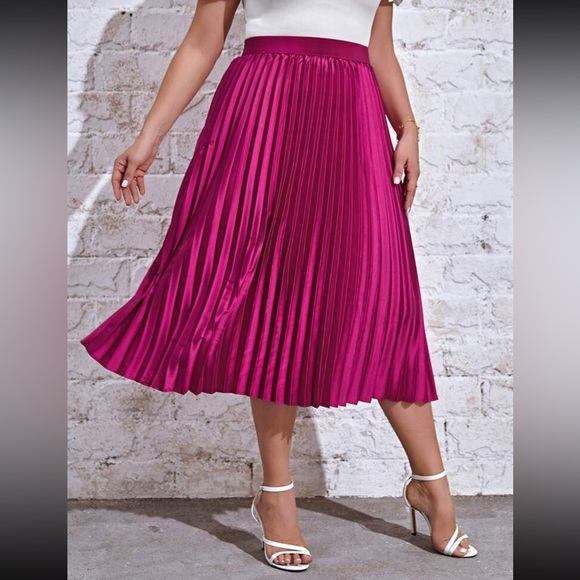 Luxe pleated midi skirt - Picture 12 of 12